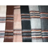 Blanco crudo, marrón oscuro, beige, negro, gris claro y gris oscuro