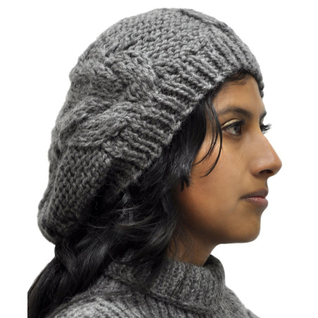 Boina con Trenzas, Tejida a Mano - Lana de Alpaca